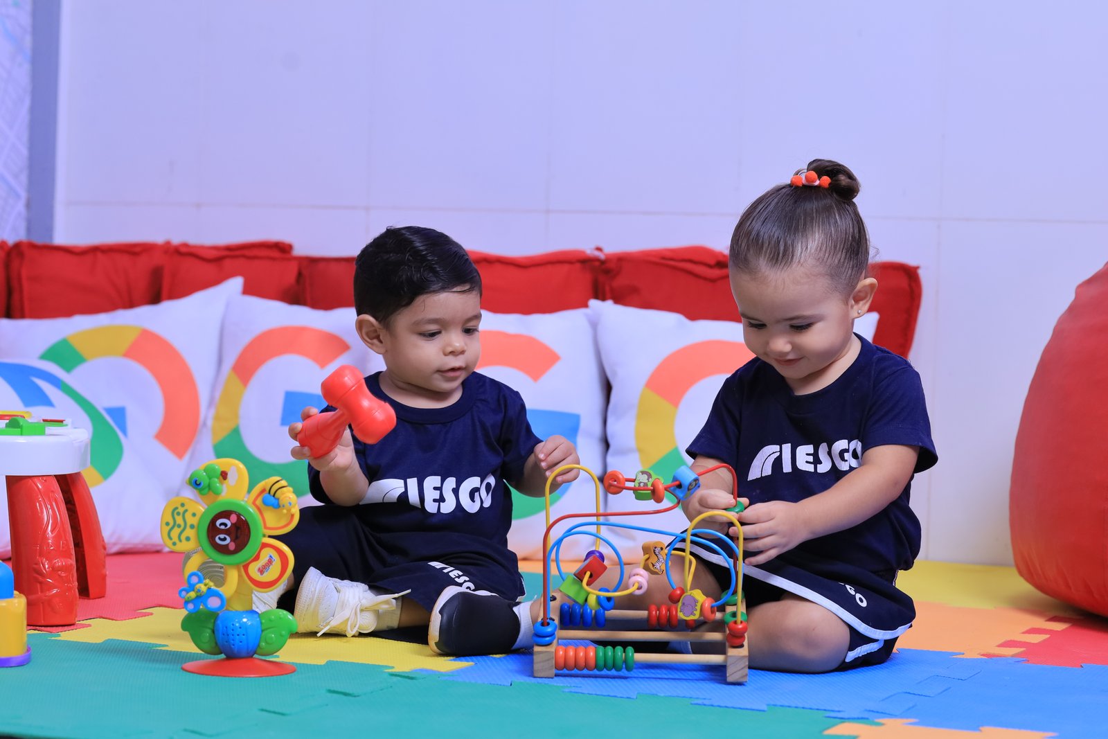 Crianças da Educação Infantil brincando no Colégio Iesgo